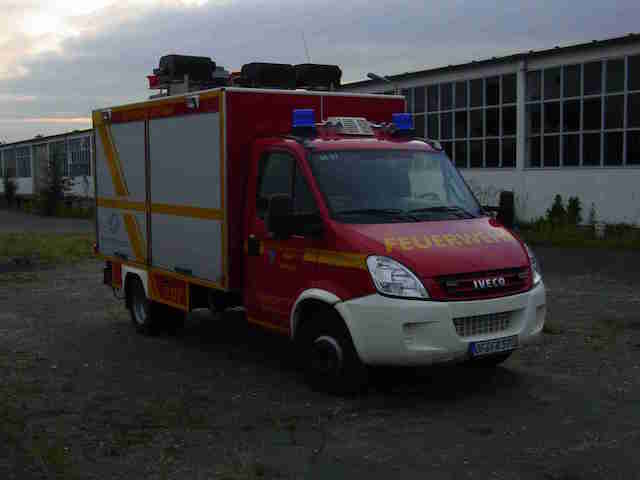 Frontansicht des Feuerwehr Protoypen Gerätewagen Licht/Energie