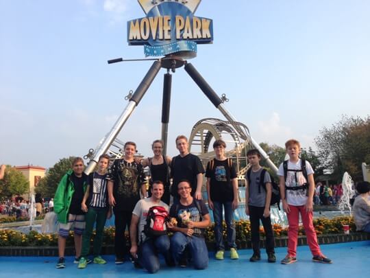 Gruppenbild am Europapark mit der Jugendfeuerwehr Weiskirchen und Ausbilder der Einsatzabteilung